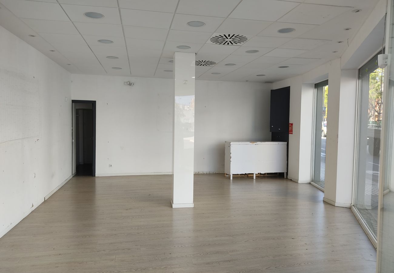 Local comercial en Denia - AL132 local Avda. Alicante 1