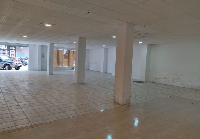 Local comercial en Denia - AL 133 local en C/ Sagunto