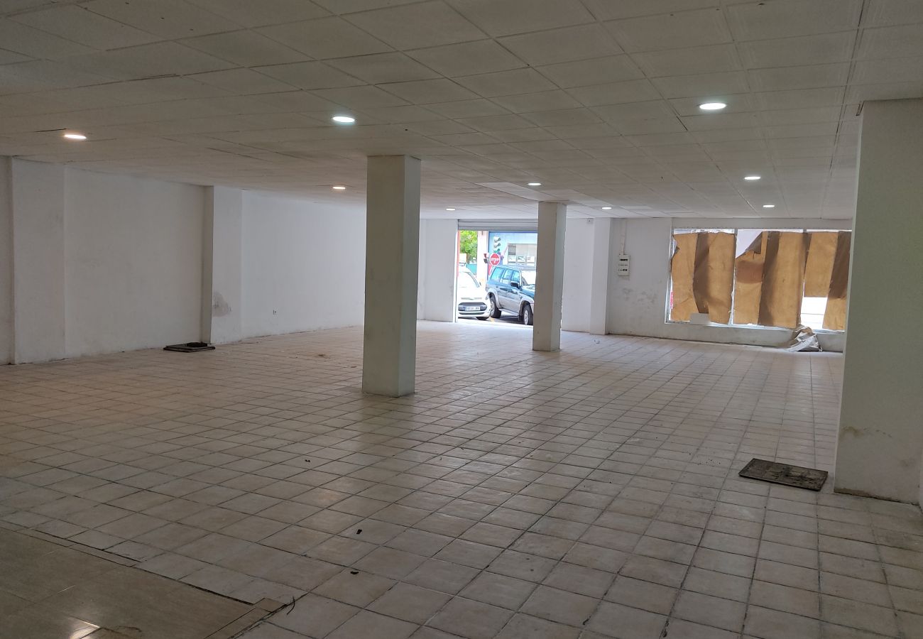 Local comercial en Denia - AL 133 local en C/ Sagunto