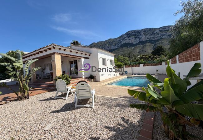 Villa in Denia - 017 Villa Azahar