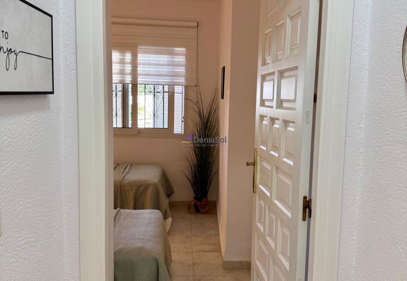 Apartment in Denia - 102 Oasis Beach, 70