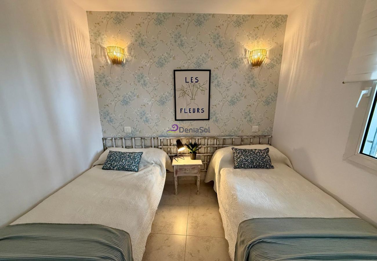 Apartment in Denia - 102 Oasis Beach, 70