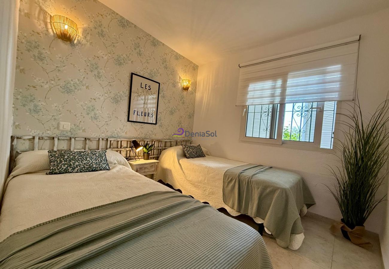 Apartment in Denia - 102 Oasis Beach, 70