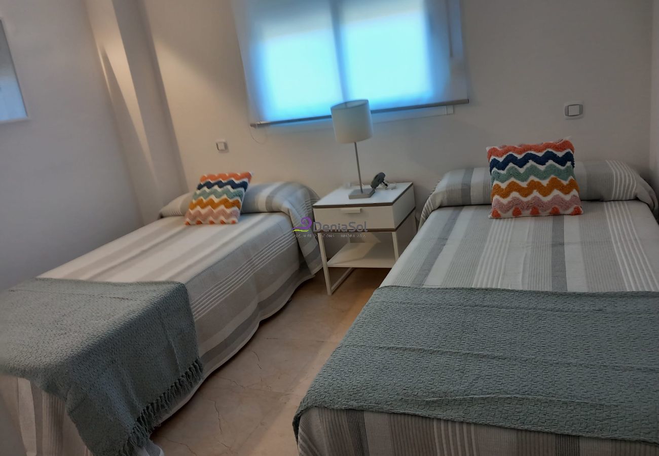 Apartment in Denia - 145 Playa Esmeralda, 1-7