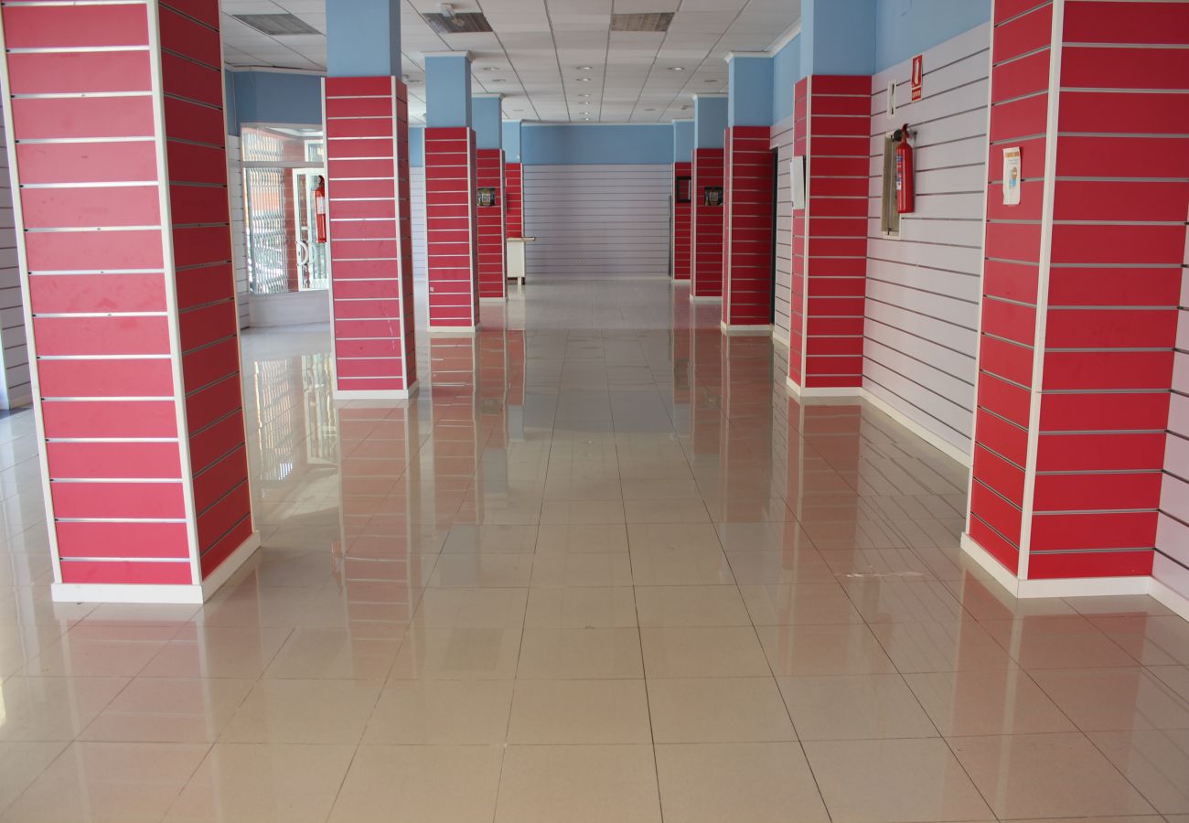 Commercial space in Denia - AL100 local en C/ Sagunto