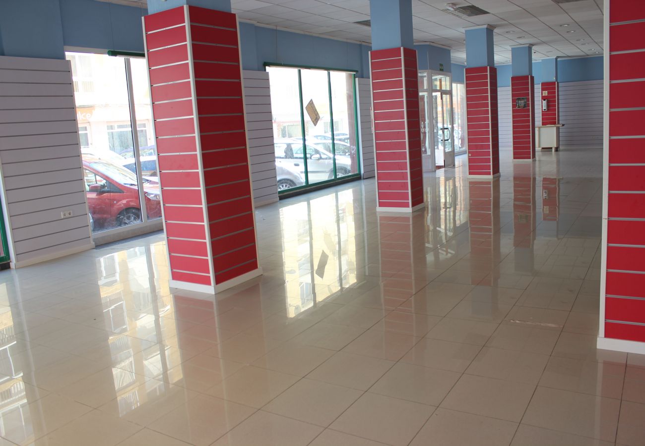 Commercial space in Denia - AL100 local en C/ Sagunto