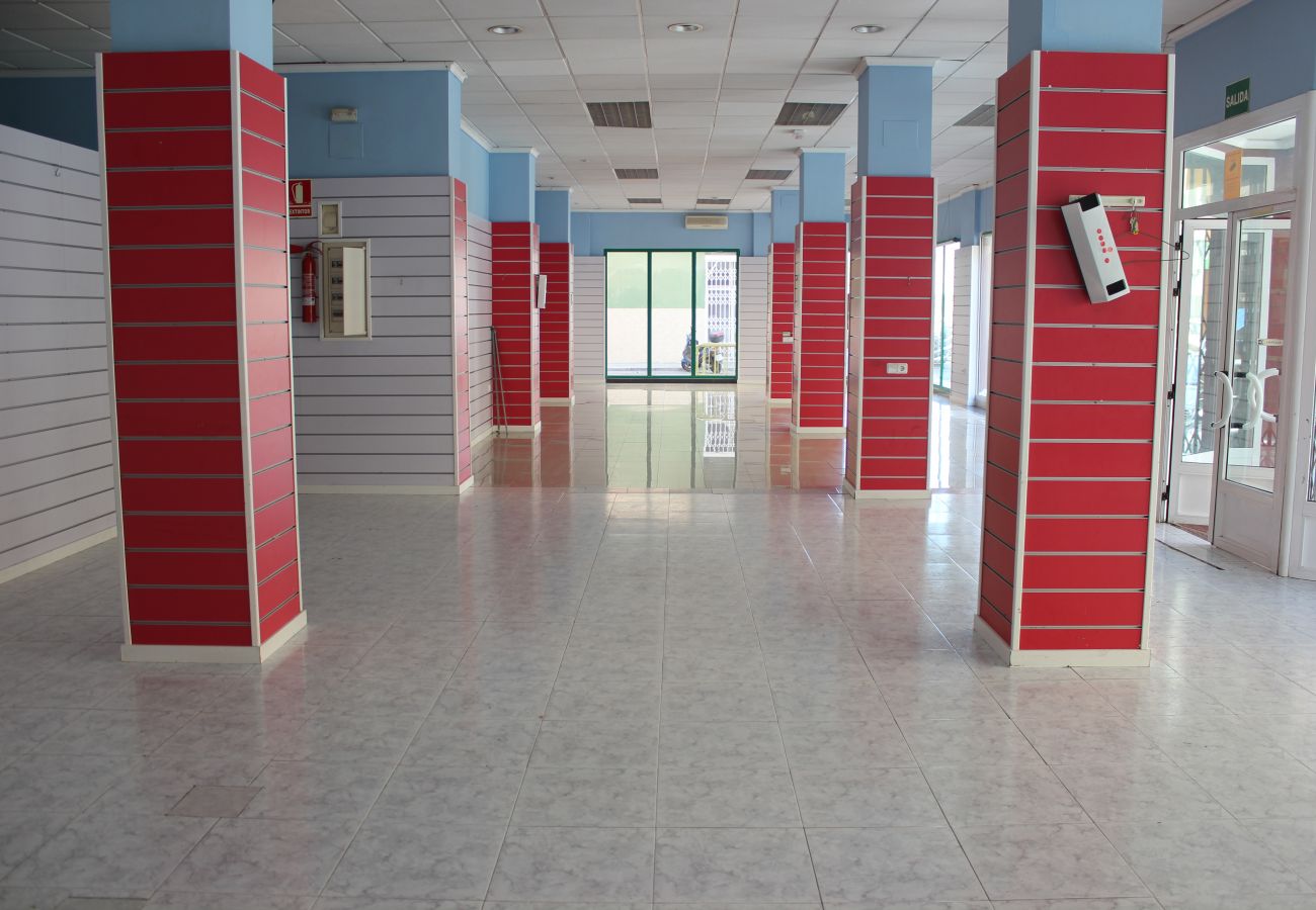 Commercial space in Denia - AL100 local en C/ Sagunto