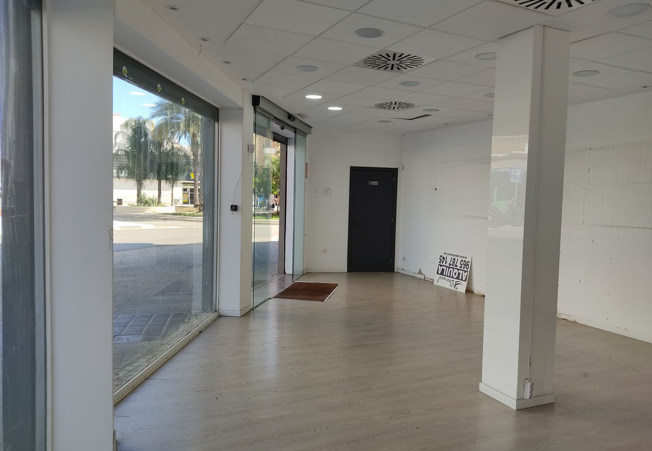 Commercial space in Denia - AL132 local Avda. Alicante 1